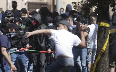 I fascisti dalle curve al centro di Roma. Aggressioni contro giornalisti e polizia